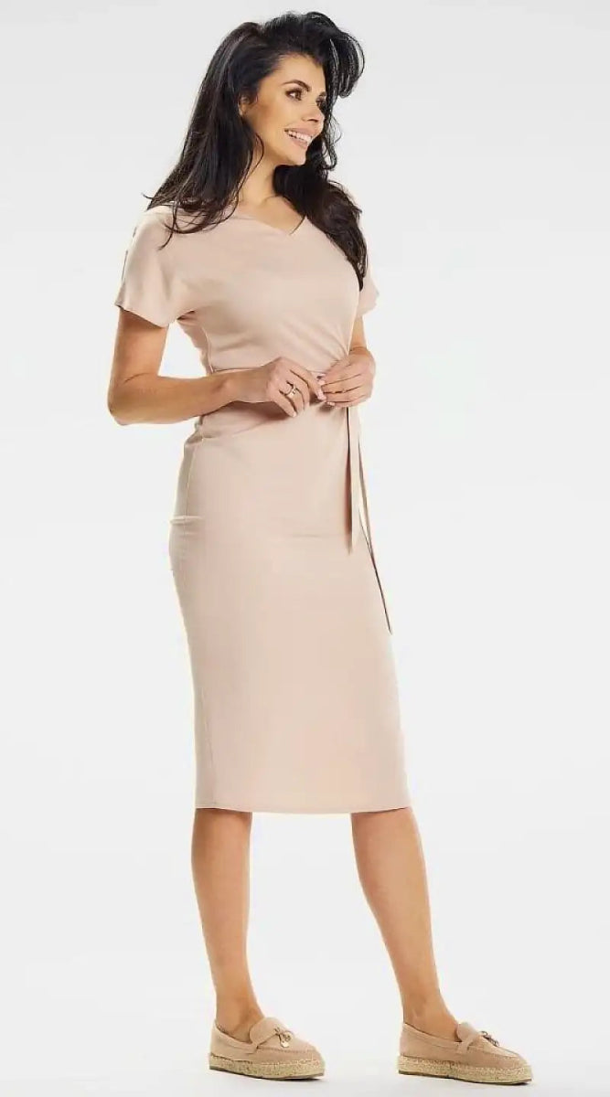 Robe beige midi moulante manche courte - Madame Robe