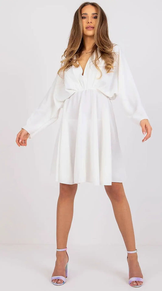 Robe de cocktail blanche manches longues