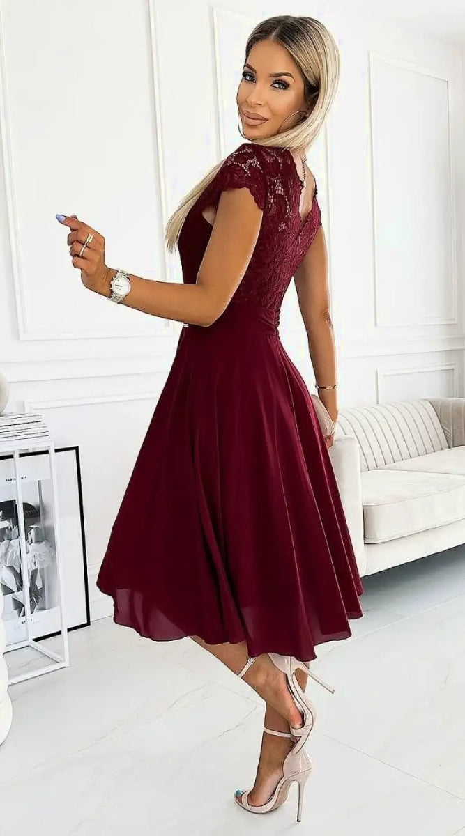 Robe de cocktail bordeaux haut en dentelle - Madame Robe