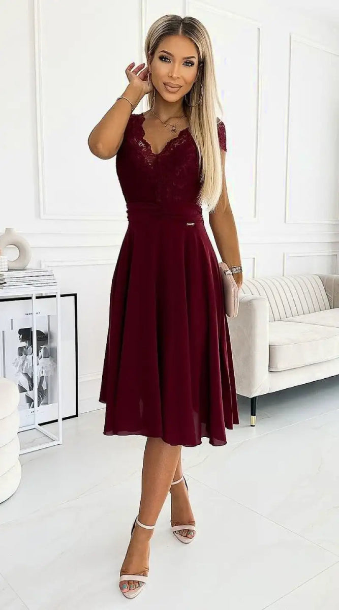 Robe de cocktail bordeaux haut en dentelle - Madame Robe